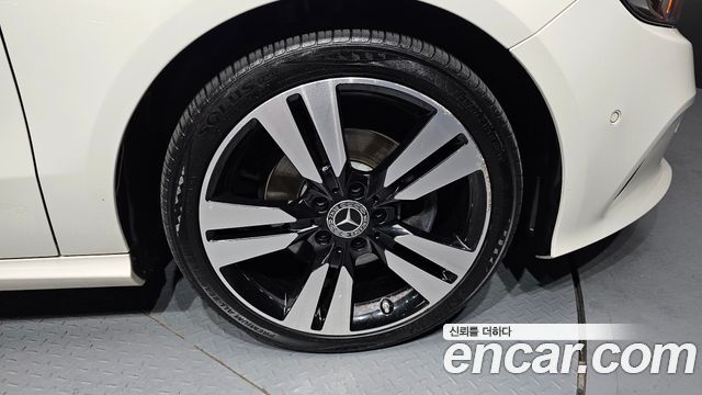 Mercedes-Benz A-Class A200
