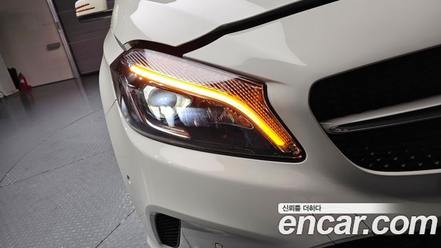 Mercedes-Benz A-Class A200