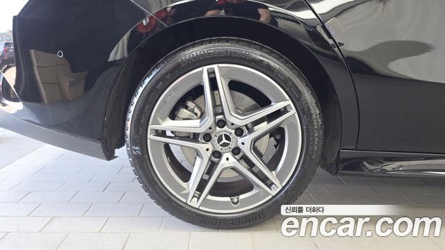 Mercedes-Benz CLA-Class CLA250 4MATIC