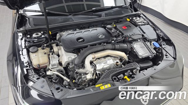 Mercedes-Benz CLA-Class CLA250 4MATIC