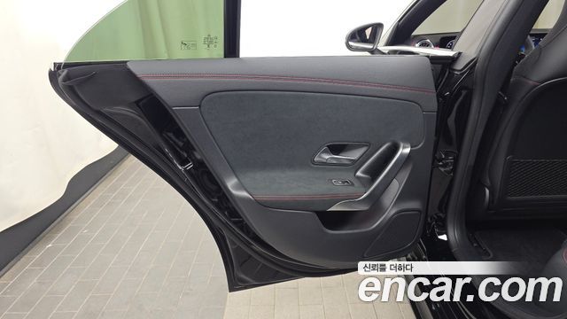 Mercedes-Benz CLA-Class CLA250 4MATIC