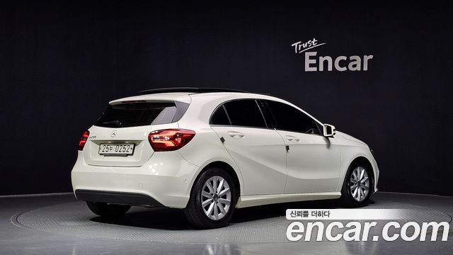 Mercedes-Benz A-Class A200