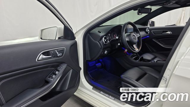 Mercedes-Benz A-Class A200