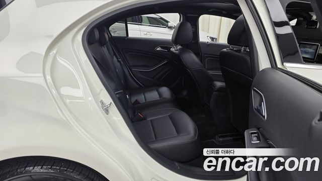 Mercedes-Benz A-Class A200