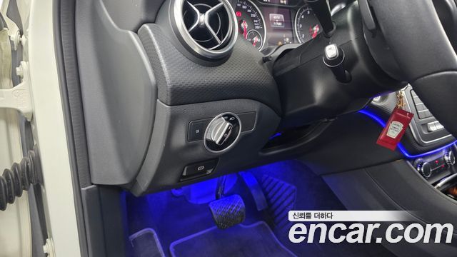 Mercedes-Benz A-Class A200
