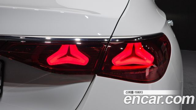 Mercedes-Benz E-Class E200 Avantgarde