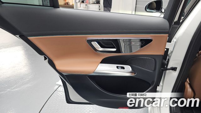 Mercedes-Benz E-Class E200 Avantgarde