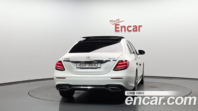 Mercedes-Benz E-Class E300 4MATIC AMG Line