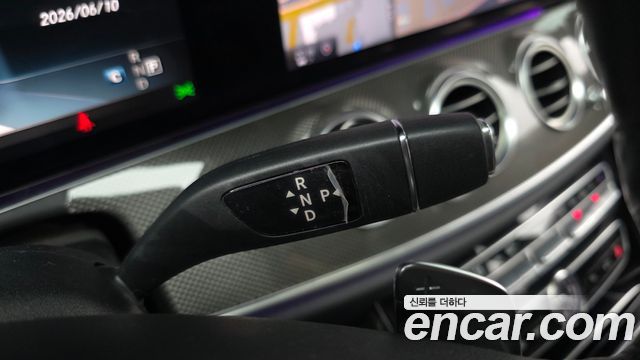 Mercedes-Benz E-Class E300 4MATIC AMG Line