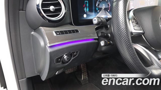 Mercedes-Benz E-Class E300 4MATIC AMG Line