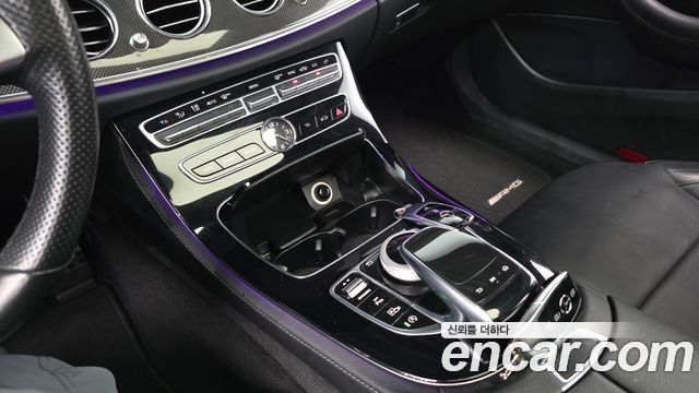 Mercedes-Benz E-Class E300 4MATIC AMG Line