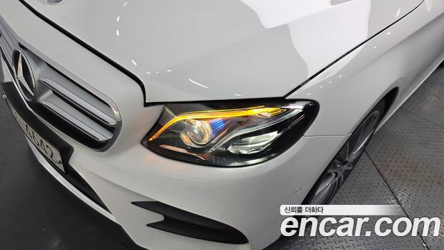 Mercedes-Benz E-Class E300 4MATIC AMG Line