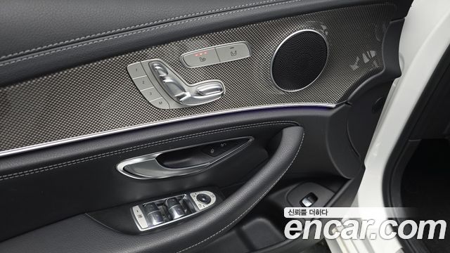 Mercedes-Benz E-Class E300 4MATIC AMG Line
