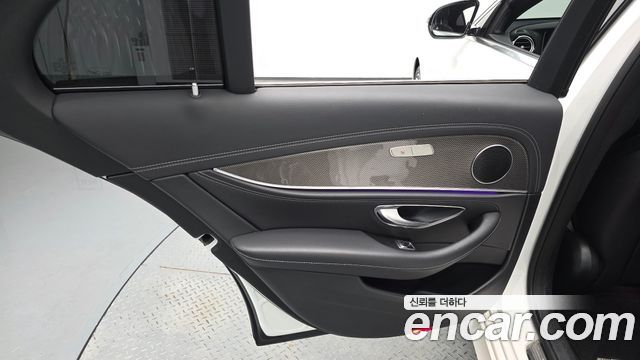 Mercedes-Benz E-Class E300 4MATIC AMG Line