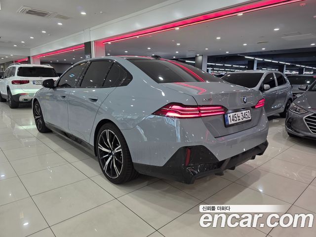 BMW 5-Series 530i xDrive M Sport