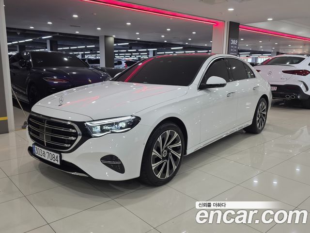Mercedes-Benz E-Class E300 4MATIC Exclusive