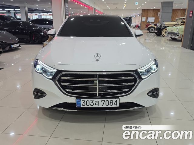 Mercedes-Benz E-Class E300 4MATIC Exclusive