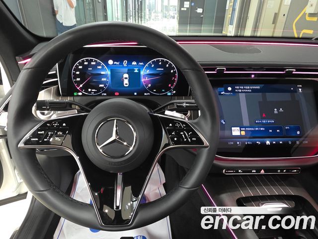 Mercedes-Benz E-Class E300 4MATIC Exclusive