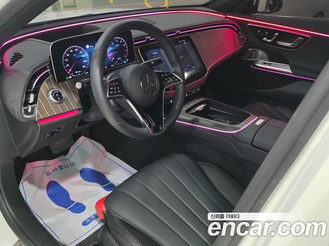 Mercedes-Benz E-Class E300 4MATIC Exclusive