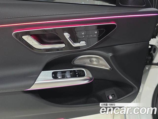 Mercedes-Benz E-Class E300 4MATIC Exclusive