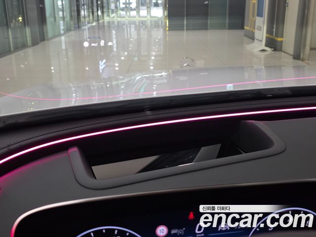 Mercedes-Benz E-Class E300 4MATIC Exclusive