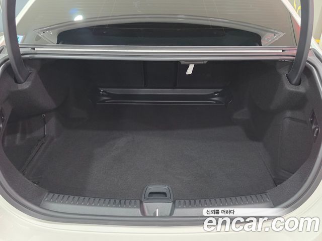 Mercedes-Benz E-Class E300 4MATIC Exclusive