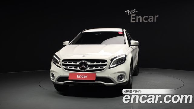 Mercedes-Benz GLA-Class GLA220