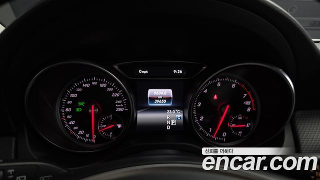 Mercedes-Benz GLA-Class GLA220