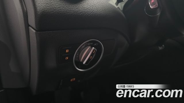 Mercedes-Benz GLA-Class GLA220