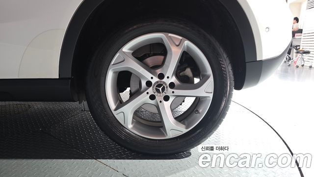 Mercedes-Benz GLA-Class GLA220
