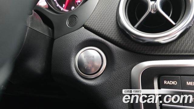 Mercedes-Benz GLA-Class GLA220