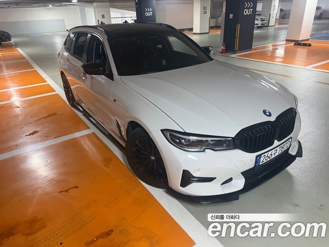 BMW 3-Series 320i Touring Luxury