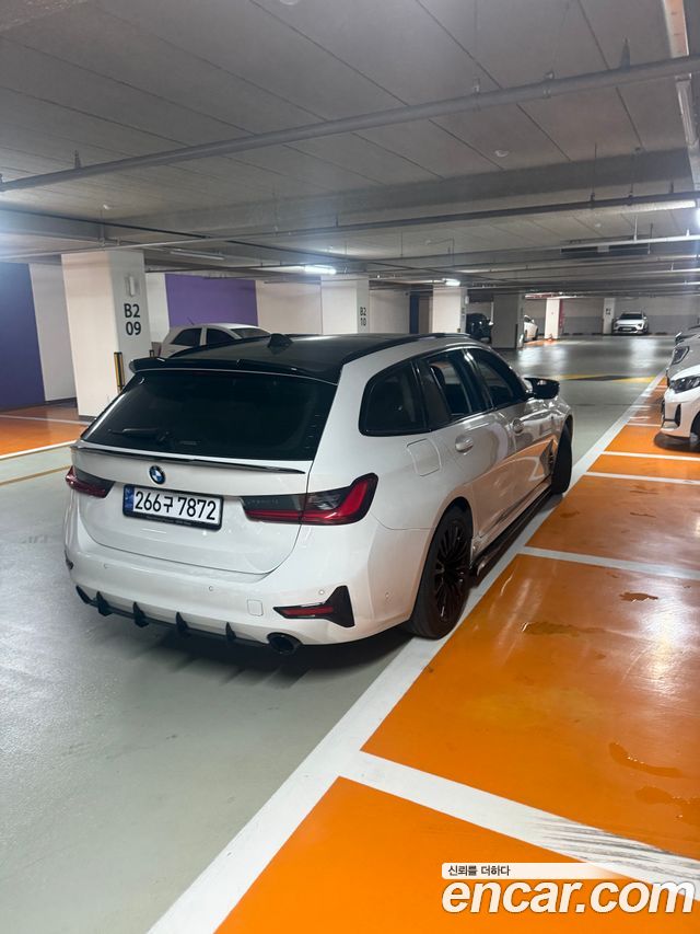 BMW 3-Series 320i Touring Luxury
