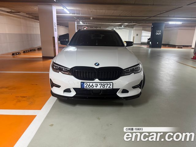 BMW 3-Series 320i Touring Luxury