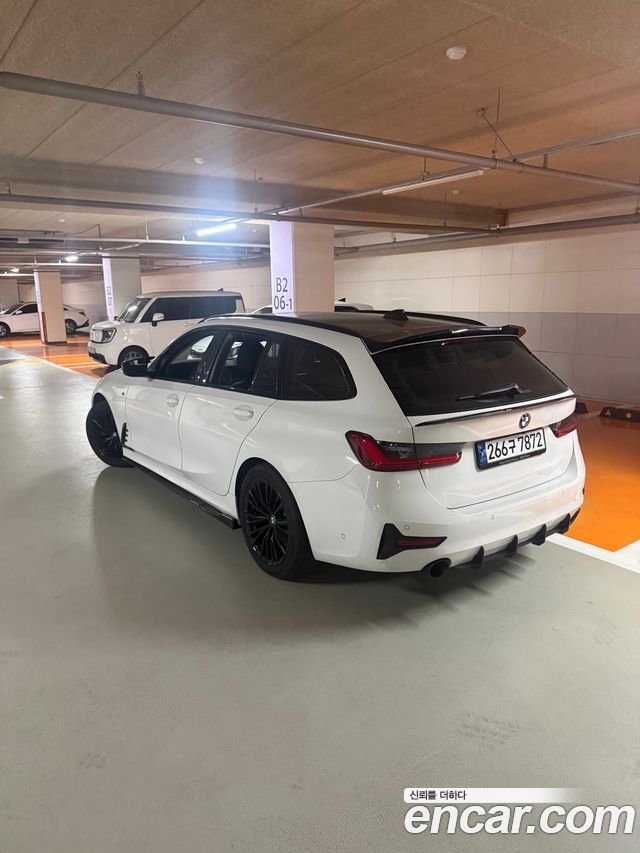 BMW 3-Series 320i Touring Luxury