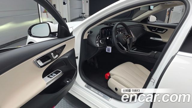 Mercedes-Benz E-Class E200 Avantgarde