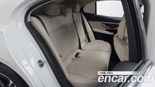 Mercedes-Benz E-Class E200 Avantgarde