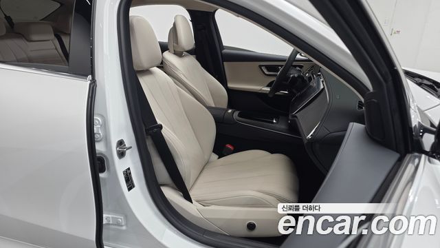 Mercedes-Benz E-Class E200 Avantgarde