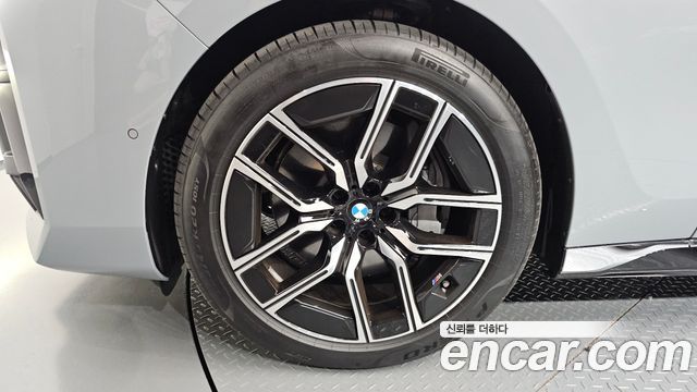 BMW 7-Series 740i xDrive M Sport