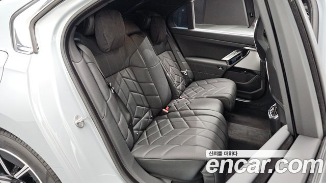 BMW 7-Series 740i xDrive M Sport