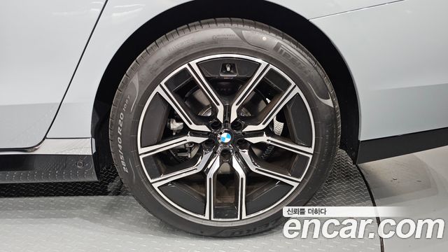 BMW 7-Series 740i xDrive M Sport