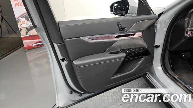 BMW 7-Series 740i xDrive M Sport