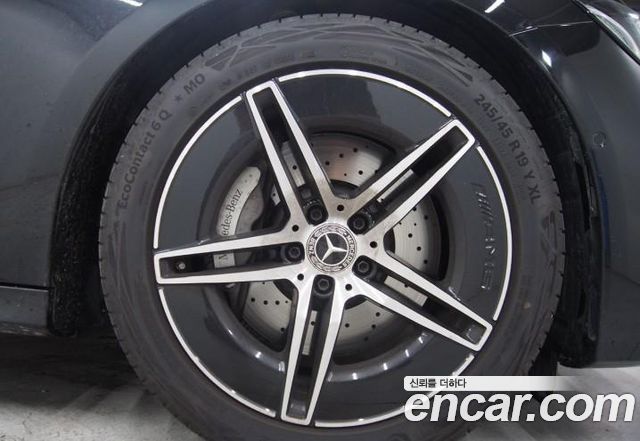 Mercedes-Benz E-Class E200 AMG Line