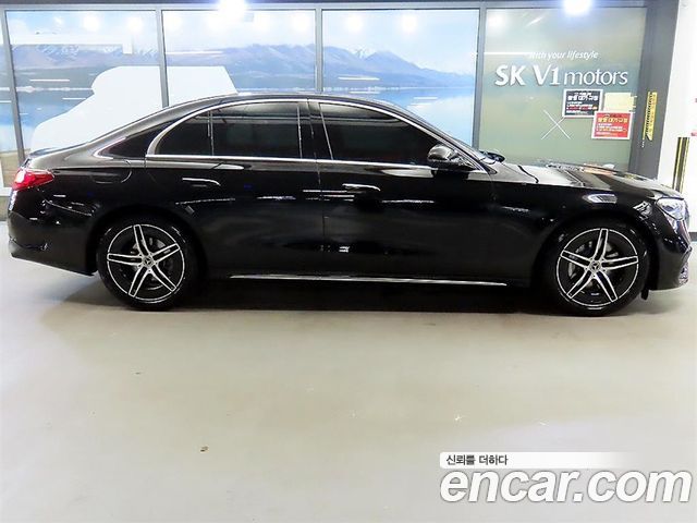 Mercedes-Benz E-Class E200 AMG Line