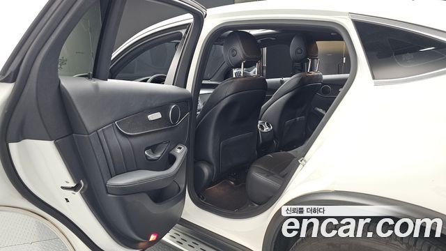Mercedes-Benz GLC-Class GCL300 4MATIC Coupe
