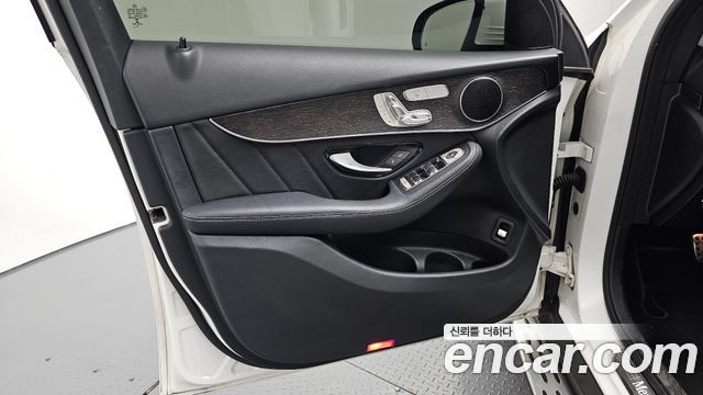 Mercedes-Benz GLC-Class GCL300 4MATIC Coupe