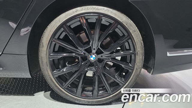 BMW 7-Series 740Li xDrive M Sport Package