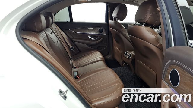 Mercedes-Benz E-Class E220d 4MATIC Exclusive