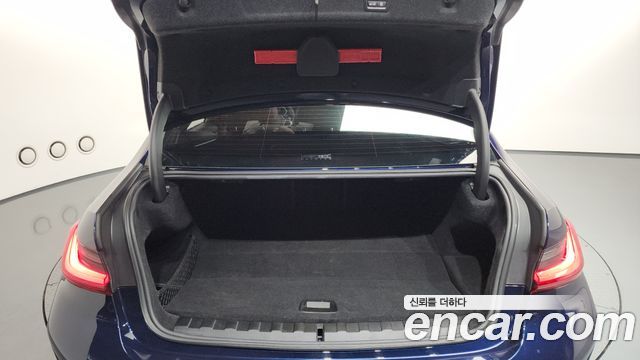 BMW 3-Series 330e M Sport Pro FIrst Edition