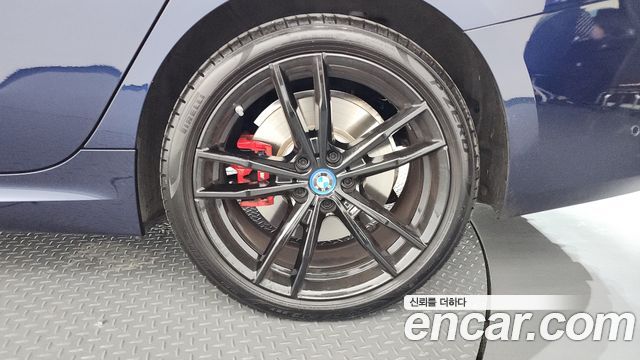 BMW 3-Series 330e M Sport Pro FIrst Edition